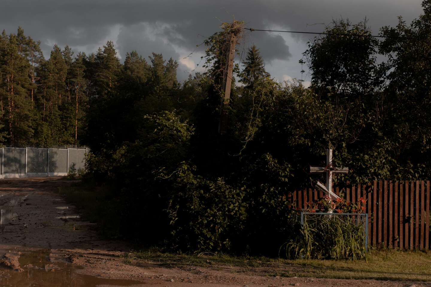 Na granicy polsko-białoruskiej ogrodzenie jest „kolejną przeszkodą” na drodze migrantów.
