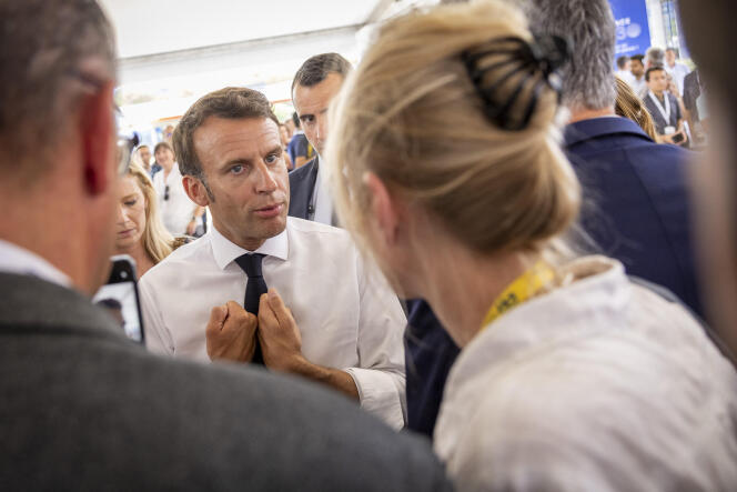 Emmanuel Macron, président de la république, visite l’usine STMicroelectronics à Crolles, Isère, mardi 12 juillet 2022.