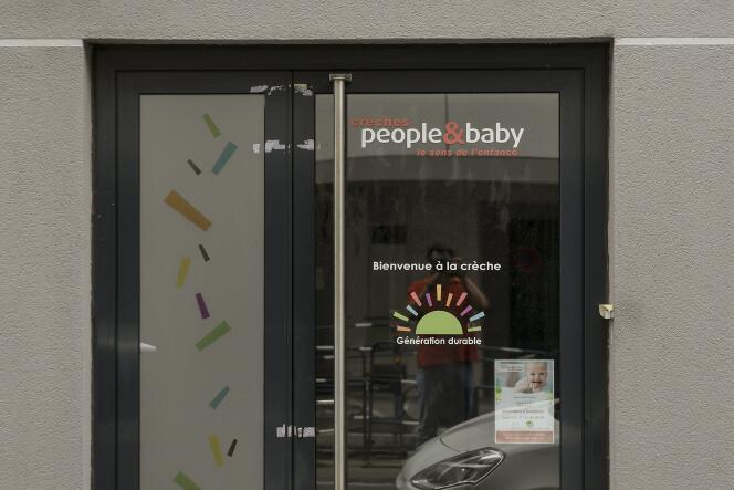 Façade la crèche People & Baby, place Danton à Lyon, le 23 juin, où une petite fille âgée de 11 mois est décédée mercredi 22 juin à la suite de la maltraitance d’une salariée de la crèche. 