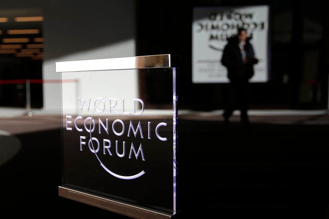 Entrée du palais des congrès qui accueille la 46e édition du Forum économique mondial, à Davos, en Suisse, le 22 janvier 2016.