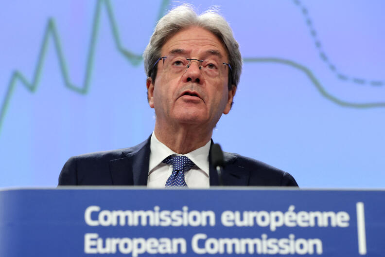 EU commissioner for Economy Paolo Gentiloni speaks during a press conference at the EU headquarters in Brussels on July 14, 2022. - The European Commission on Thursday lowered its growth forecasts for the euro zone for 2022 and 2023, to 2.6% and 1.4% respectively, against 2.7% and 2.3% expected so far, due to the growing impact of the war in Ukraine. (Photo by François WALSCHAERTS / AFP)