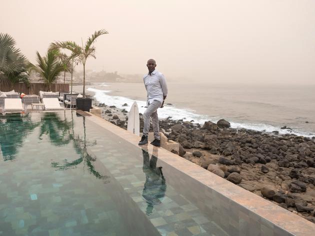 Abdoulaye Thiam, à côté d’un de ses restaurants, à Dakar, le 2 juin 2022.