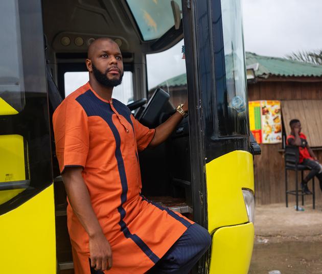 Ibrahima Sylla, dans un bus de sa société de transports, à Dakar, le 20 juin 2022.