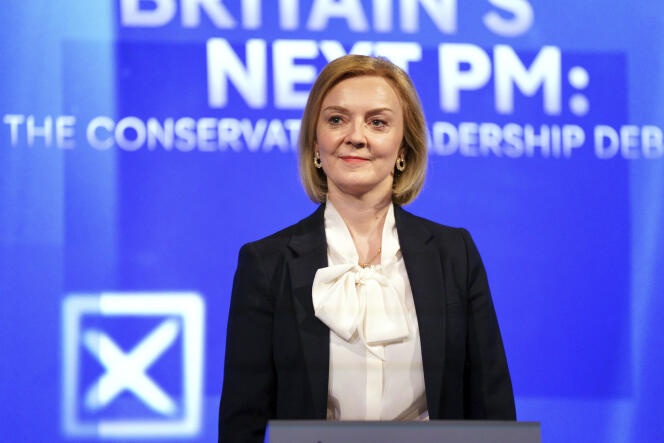 Η Λιζ Τρας στο πλατό του πρώτου ντιμπέιτ μεταξύ των υποψηφίων για τον επικεφαλής του Βρετανικού Συντηρητικού Κόμματος, 15 Ιουλίου 2022.