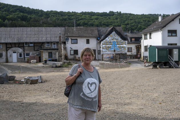 Christina Müller-Lettau lives in Bonn. For the past year she has been working as a volunteer with the people living in Schuld. In Schuld, on July 12, 2022.