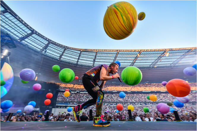 Coldplay at the Stade de France (Seine-Saint-Denis), July 16, 2022.