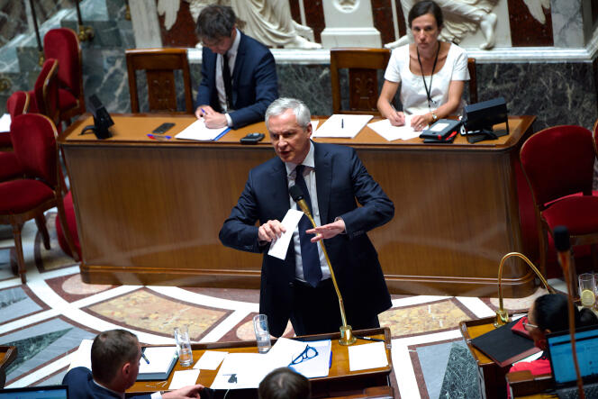 Le ministre de l’économie, Bruno Le Maire, répond aux députés après leurs commentaires sur le projet de loi sur le pouvoir d’achat, à l’Assemblée nationale, lundi 18 juillet 2022.