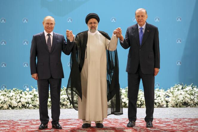 Les présidents russe, Vladimir Poutine, iranien, Ebrahim Raïssi, et turc, Recep Tayyip Erdogan, au palais de Saadabad, a Téhéran, le 19 luglio 2022. 