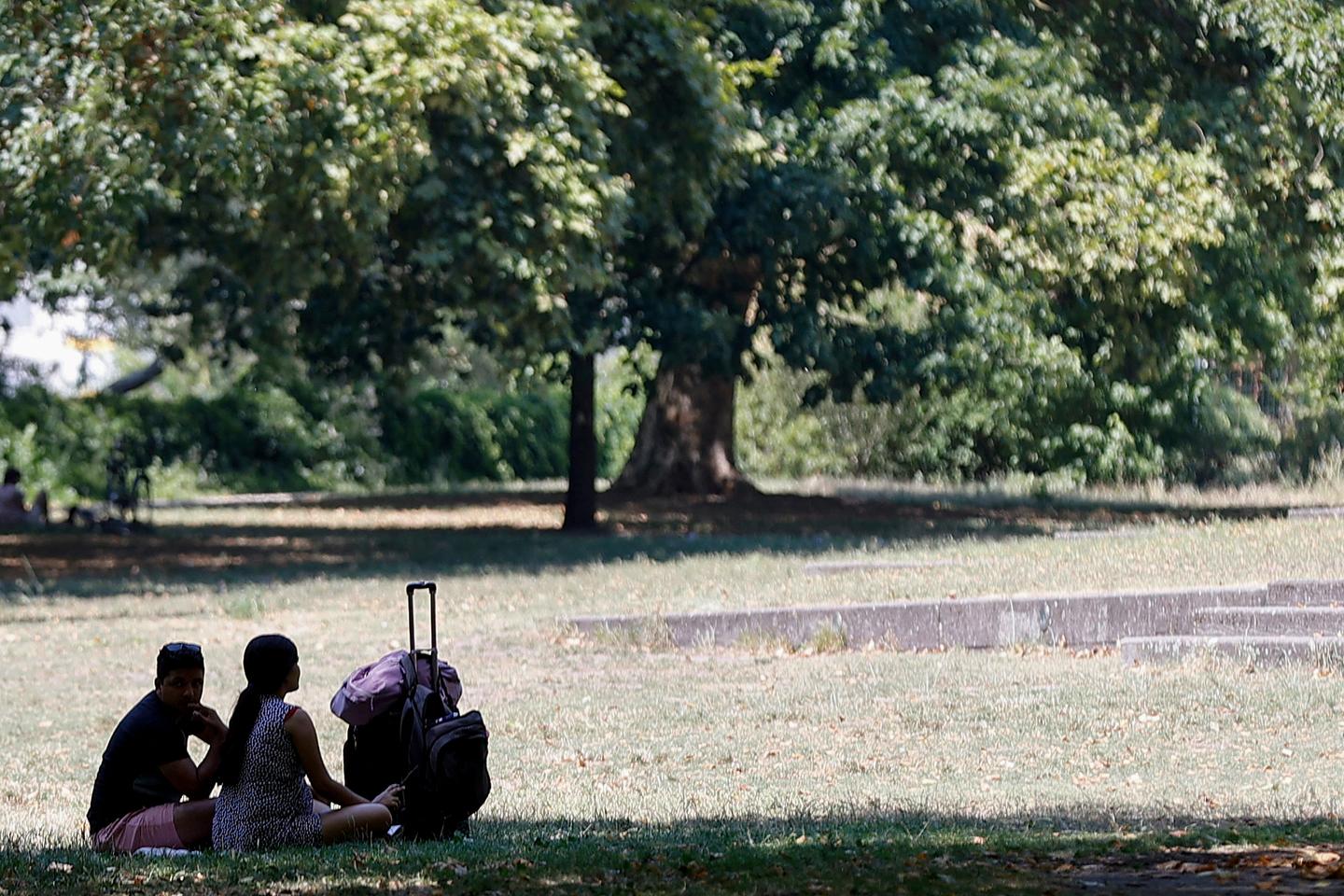 Recordes de calor quebrados na segunda-feira em 64 municípios da França, ultrapassaram 40°C no Reino Unido