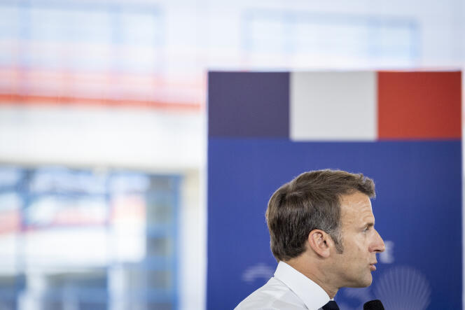 Le président français Emmanuel Macron,  à Crolles, en Isère, le 12 juillet 2022.