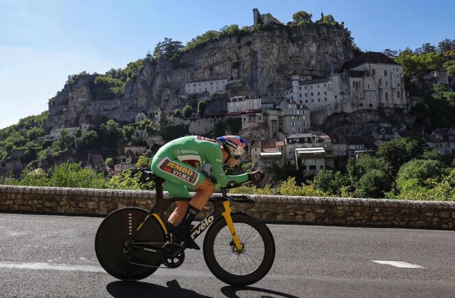 Jumbo-Visma's Wout Van Aert cycles past the town of Rocamadour in the time trial 20th stage of the Tour de France, on July 23, 2022.