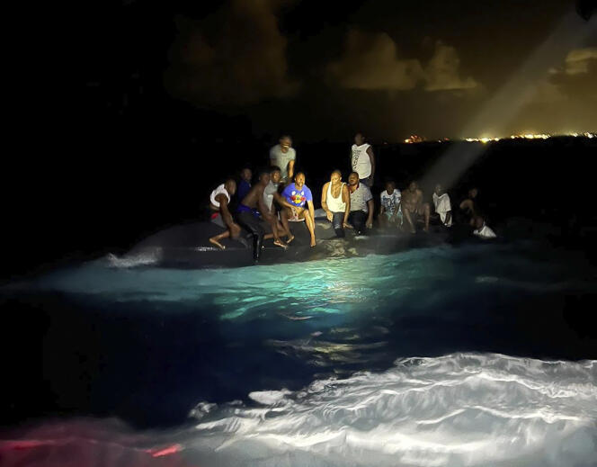 Au moins dix-sept migrants morts dans le naufrage d'un navire au large des  Bahamas