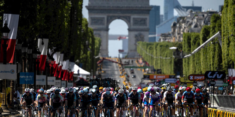 Après la première étape, disputée dimanche sur les Champs-Elysées à Paris, le peloton du Tour féminin s’élance de Meaux pour ejoindre Provins, lundi.