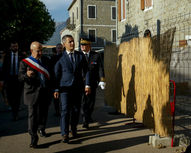 Le ministre de l’intérieur, Gérald Darmanin, en visite officielle au village de Cozzano (Corse-du-Sud), le 22 juillet 2022.