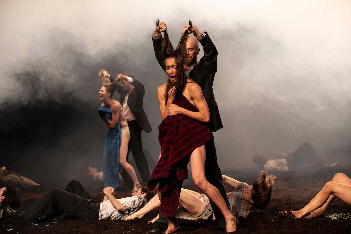The legacy of Pina Bausch: Transmitting choreographies from body