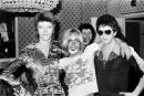 David Bowie, Iggy Pop & Lou Reed photographed at the Dorchester Hotel in London after Bowie's press junket announcing his first U.S. tour in the Autumn in June 1972. © Mick Rock /DALLE
-------------------------- prix minimum ; 600 euros