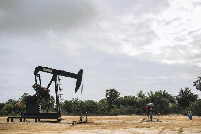 Un puit de pétrole de la société Perenco, dans la banlieue de Muanda, en République démocratique du Congo, le 19 octobre 2021. 