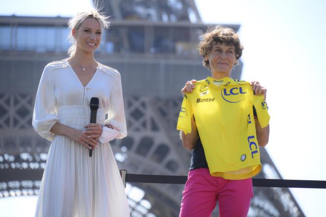 Women's Tour de France director Marion Rousse and former wormd champion Jeannie Longo at the kick-off for the women's Tour, in Paris, July 24, 2022.
