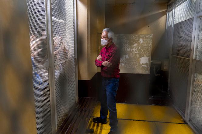 Journalist José Ruben Zamora in a cell after a court hearing in Guatemala City on July 30, 2022. 