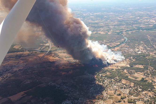 Vue aérienne d’un incendie près d’Aubais, dans le Gard, le 31 juillet 2022, qui a détruit 370 hectares de garrigue. 