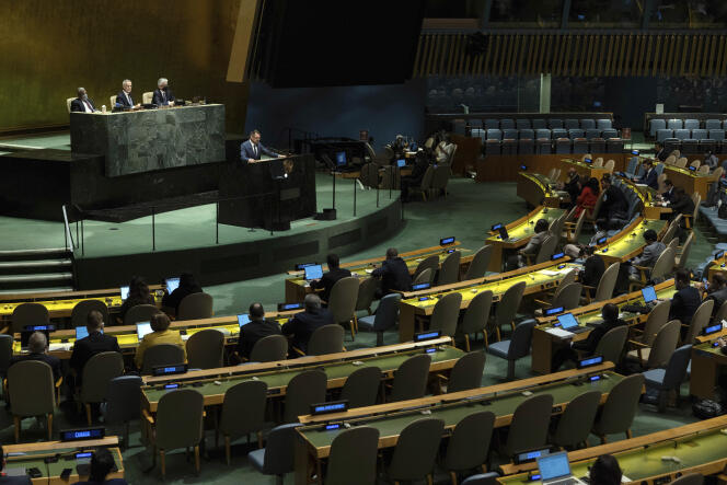 Le ministre adjoint ukrainien des affaires étrangères, Mykola Tochytskyi, devant l'Assemblée générale de l'ONU pour l'ouverture de la conférence d'examen du traité sur la non-prolifération des armes nucléaires, à New York, le 1er août 2022.