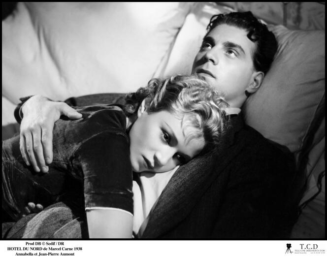 The actress Annabella and Jean-Pierre Aumont, in “Hôtel du Nord”, by Marcel Carné (1938).