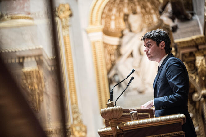 Le ministre délégué chargé des comptes publics, Gabriel Attal, prend la parole au Sénat lors de la discussion du projet de foi de finances rectificative, à Paris, le 1er août 2022.