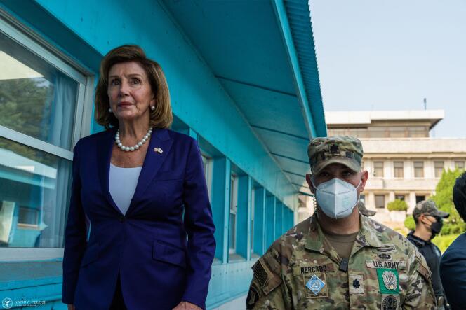 La présidente de la Chambre des représentants des Etats-Unis Nancy Pelosi visite la zone de sécurité démilitarisée séparant la Corée du Nord et la Corée du Sud, le 4 août 2022.