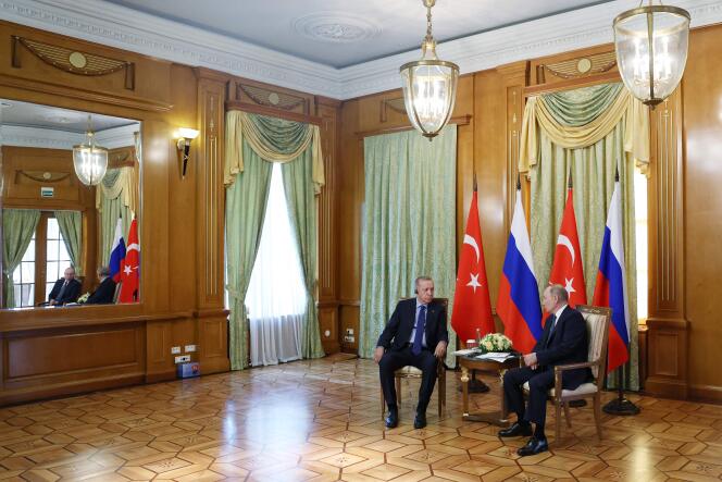 Turkish President Recep Tayyip Erdogan and his Russian counterpart Vladimir Putin in Sochi, Russia, on August 5, 2022. (Photo taken and released by the Turkish presidential press service.)