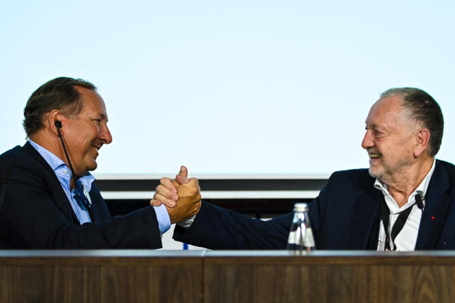 John Textor (à gauche) et Jean-Michel Aulas après l’annonce du rachat de l’Olympique lyonnais, le 21 juin 2022.