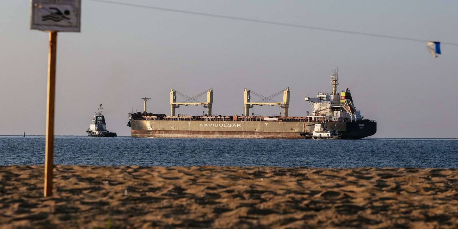 Un navire transportant des tonnes de maïs quitte le port ukrainien de Tchornomorsk, pour rejoindre Teesport au Royaume-Uni, le 5 août 2022.