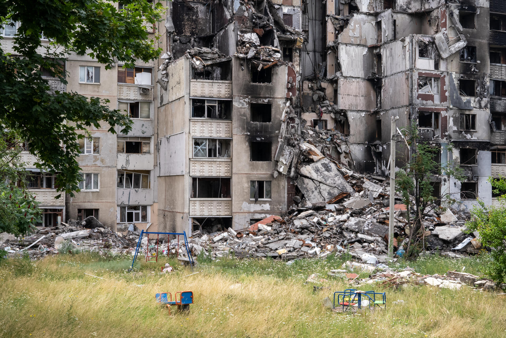 Ένα βομβαρδισμένο κτίριο στην περιοχή Saltivka, 16 Ιουλίου 2022.