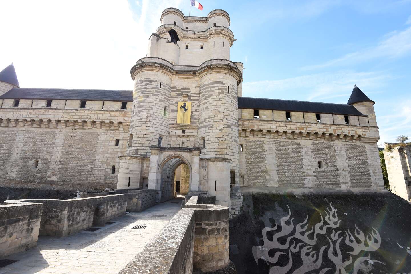 Après un incident au château de Vincennes, le ministère des armées assure que les Russes ont bien accès à ses sites touristiques
