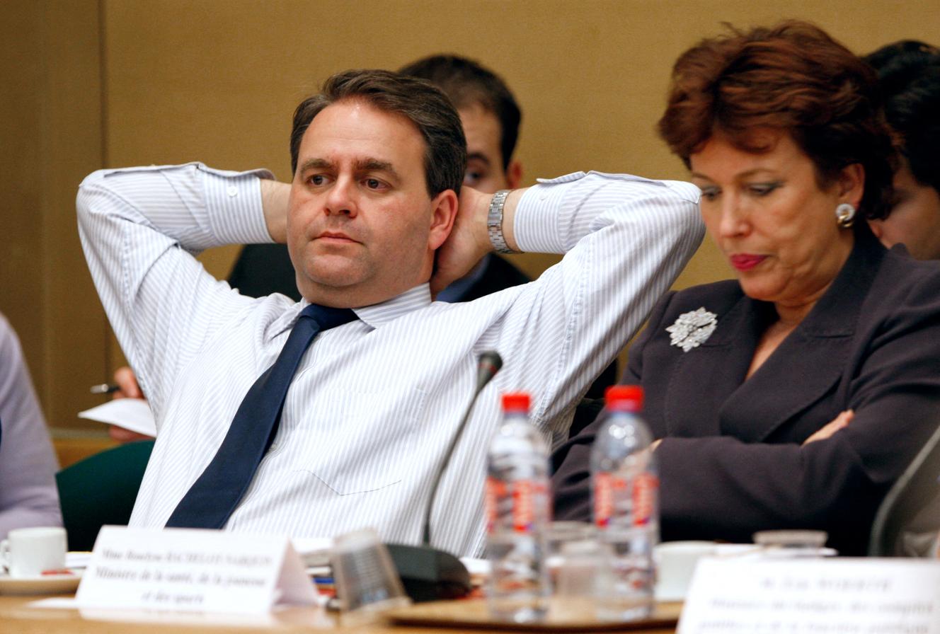 Le ministre du travail Xavier Bertrand et la ministre de la santé Roselyne Bachelot, lors d’une audition sur le projet de loi de financement de la sécurité sociale, le 11 octobre 2007, au Sénat, à Paris.