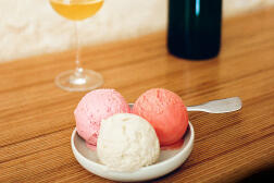 Chez Folderol, des glaces aux parfums nectarine, vanille du Mexique et framboise-fraise.