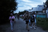 Les habitants sortent dans la rue après une attaque russe sur Kramatorsk (Ukraine), le 12 août 2022.
