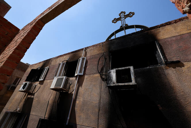 Les dégâts causés à l’église Abou Sifine, située dans le quartier densément peuplé d’Imbaba, à l’ouest du Nil, en Égypte, le 14 août 2022.