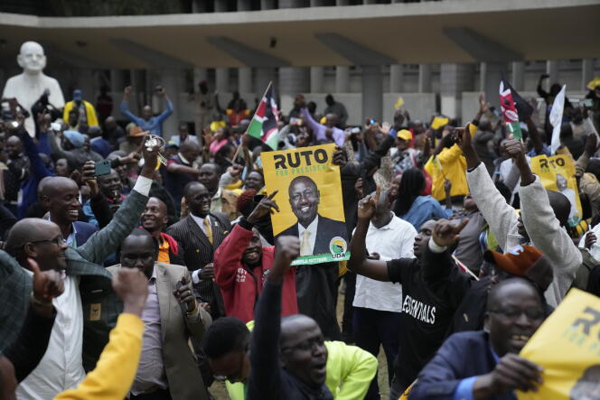 Los partidarios de William Ruto celebran el anuncio de los resultados en Nairobi, el 15 de agosto de 2022. 