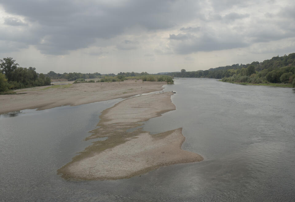 Vue du niveau de la Loire, après deux mois de sécheresse, à Langeais, en France, le 14 août 2022.