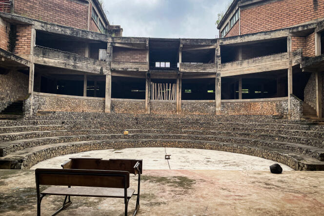 Vue depuis la scène du New Culture Studio, le centre culturel bâti par Demas Nwoko à Ibadan.