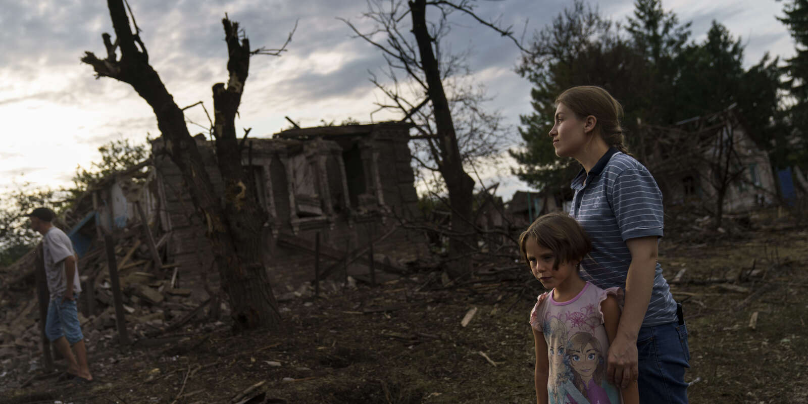 Des habitants de Kramatorks après un bombardement russe, le 16 août.