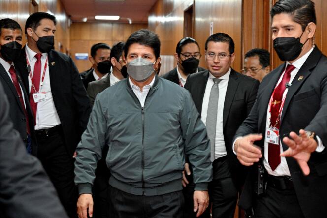 El presidente peruano, Pedro Castillo, llega a la oficina del fiscal en Lima el 3 de agosto de 2022. 