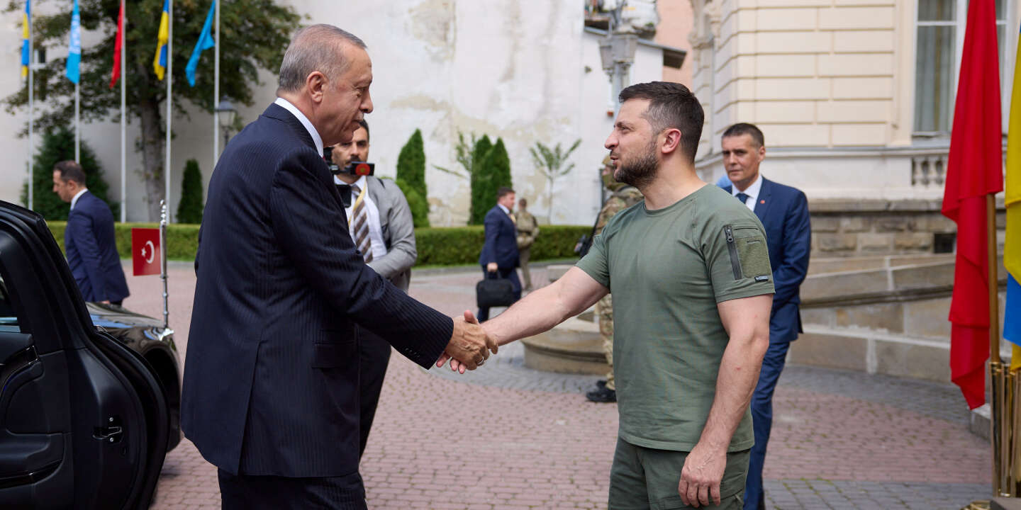“La visita del presidente della Turchia è un forte messaggio di sostegno”, afferma Volodymyr Zelensky.