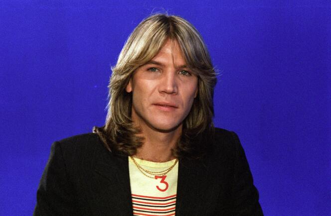Le chanteur Patrick Juvet, en juin 1978, lors de l’enregistrement de l’émission « Musique en tête ».