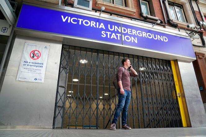 Ce vendredi 19 août, le Royaume-Uni connaît une nouvelle salve de débrayages massifs dans les transports, entraînant, avec l’appui d’autres secteurs, le plus gros mouvement de grève depuis des décennies face à l’inflation.