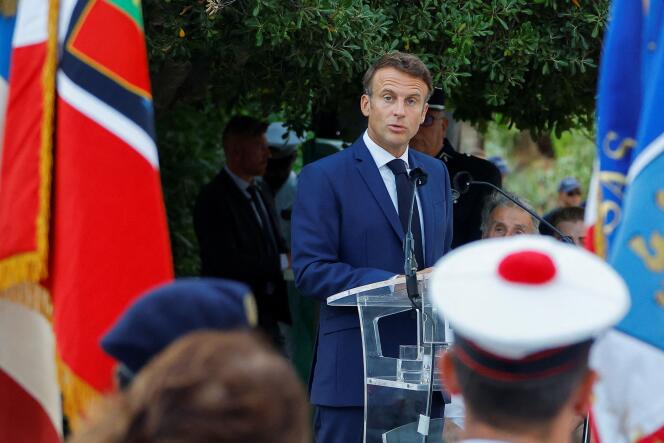 Emmanuel Macron, à Bormes-les-Mimosas (Var), le 19 août 2022, lors de la commémoration du 78e anniversaire de la libération du village, le 17 août 1944.