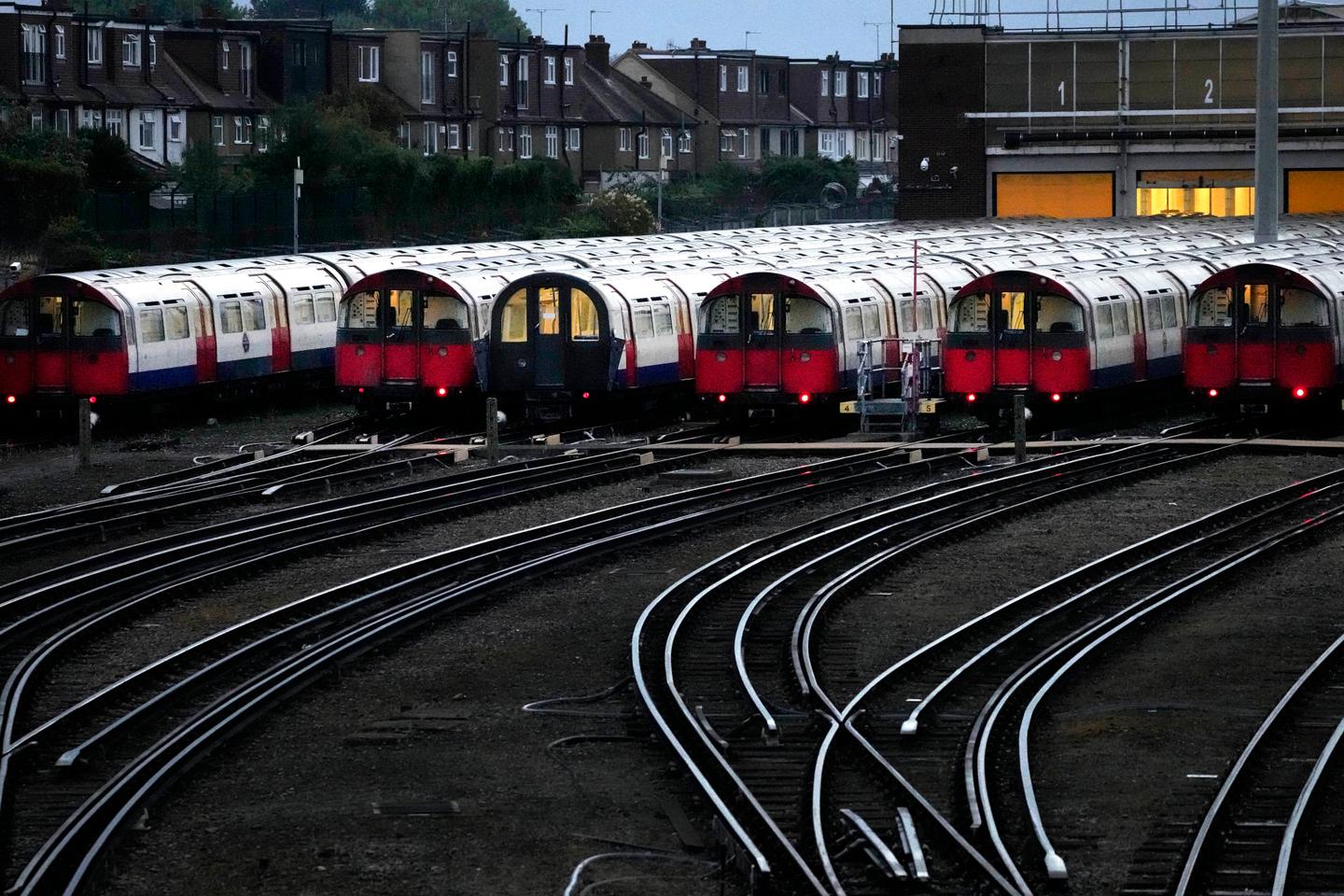 UK set to nationalize train operators from May