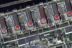 Des images satellites de la centrale de Zaporijia, où Kiev et Moscou s’accusent mutuellement de procéder à des frappes, le 19 août 2022.