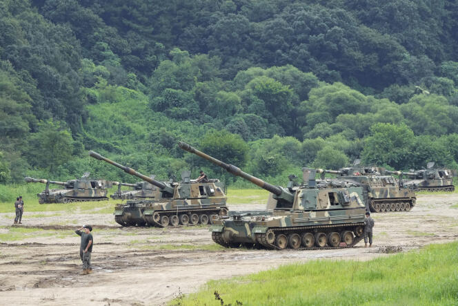 South Korean army K-9 self-propelled howitzers take positions in Paju, near the border with North Korea, on Monday, August 22.