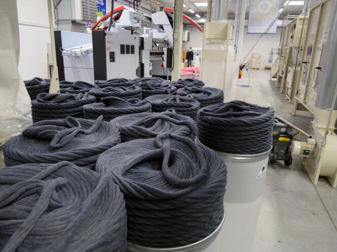 New material for the manufacture of innovative textiles at the European Center for Innovative Textiles, in Tourcoing, in October 2020.